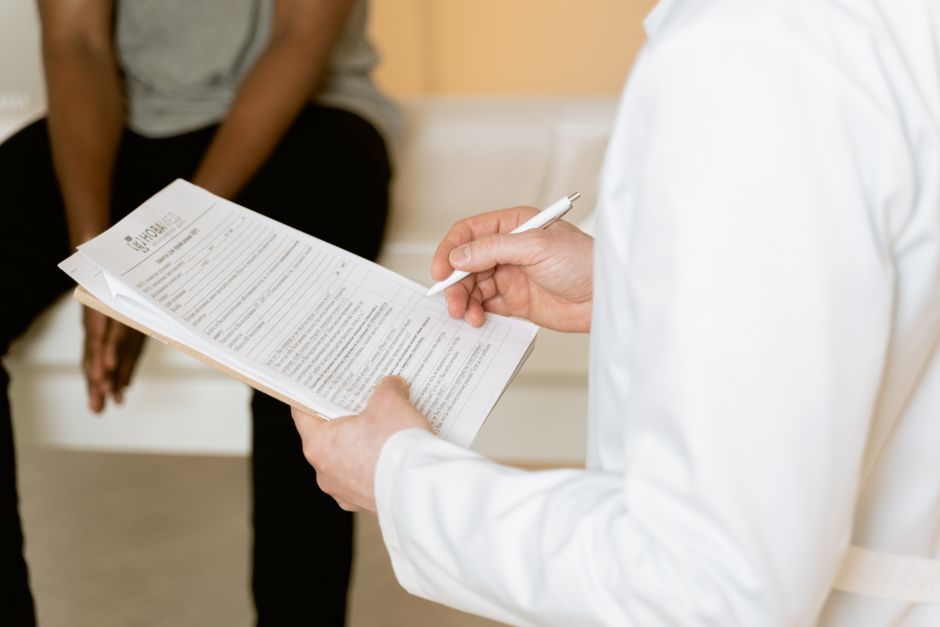 Choosing an Immigration Lawyer: Fees, Credentials, Red Flags